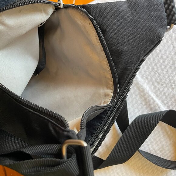 Baggallini Pocket Crossover Crossbody Bag - Picture 4 of 7